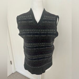 Gap 100% lambswool vest pullover